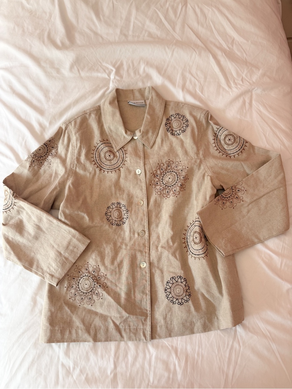 Alfred Dunner Tan Button Down Embroidered Blouse Size 14 Petite